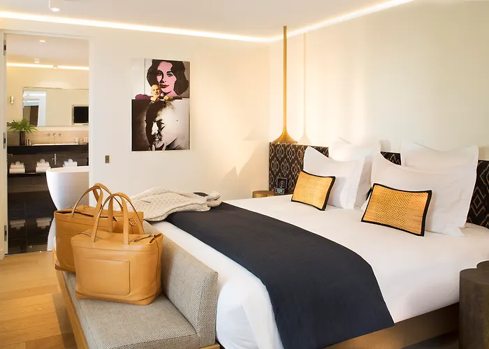 Hotel Marignan Champs-Elysées Parigi